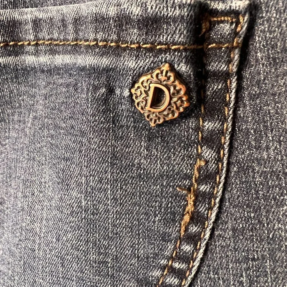 Democracy Jean Womens Size 6 Dark Wash Scalloped Hem Straight Crop Denim
